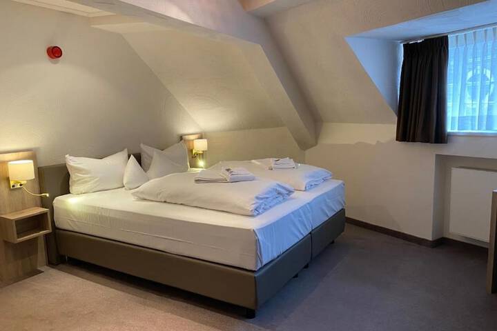 Room 9 of 44