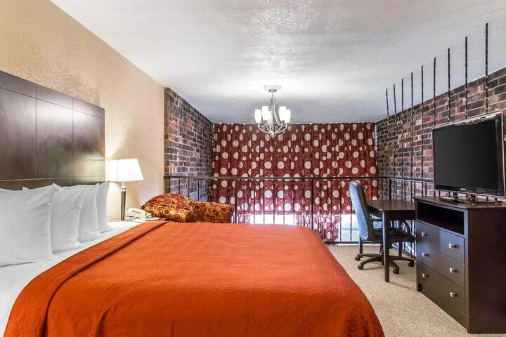 Room 7 of 43