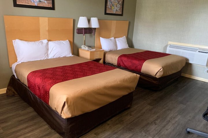 2 Double Beds (11 of 14)