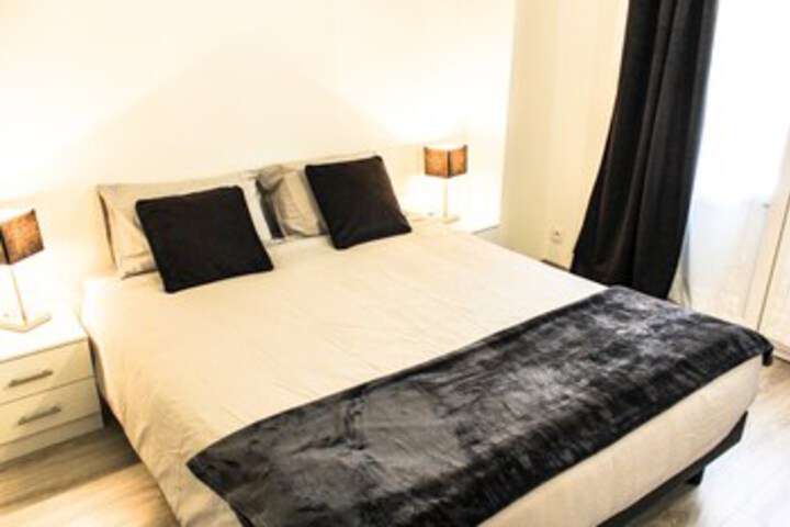 Room 4 of 10