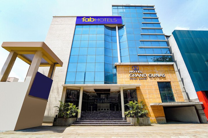 Fabhotel Grand Gunas