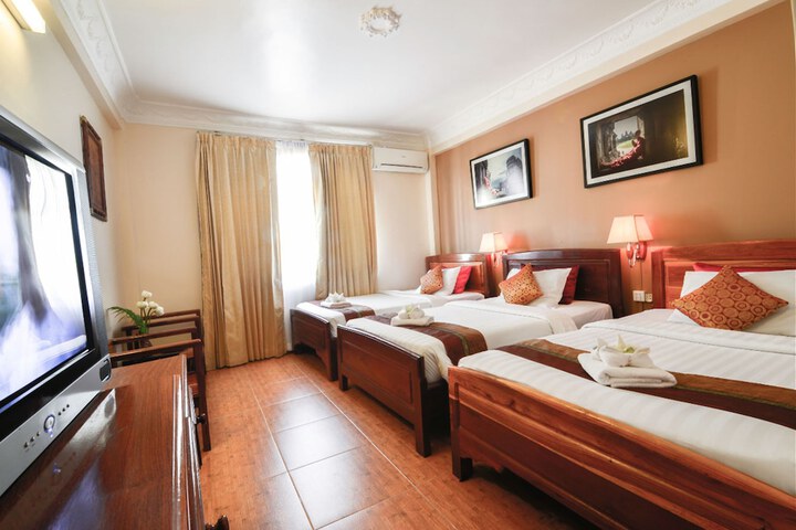 Room 18 of 53