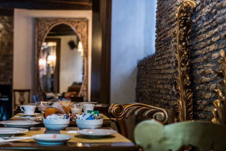 Breakfast area