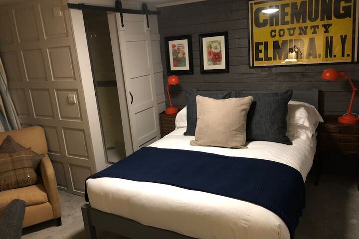 Room 2 of 15