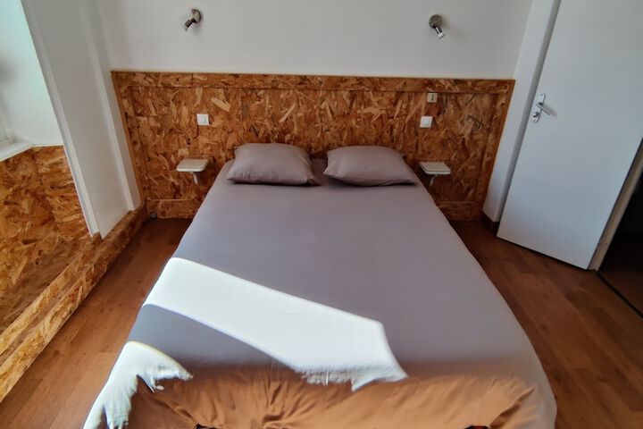 Room 19 of 33