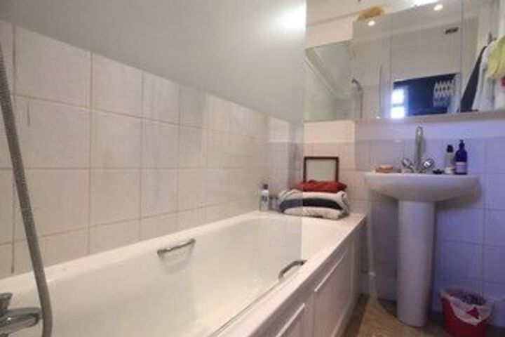 Room 2 of 9