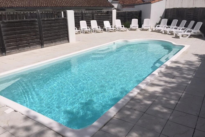 Pool 7 of 15