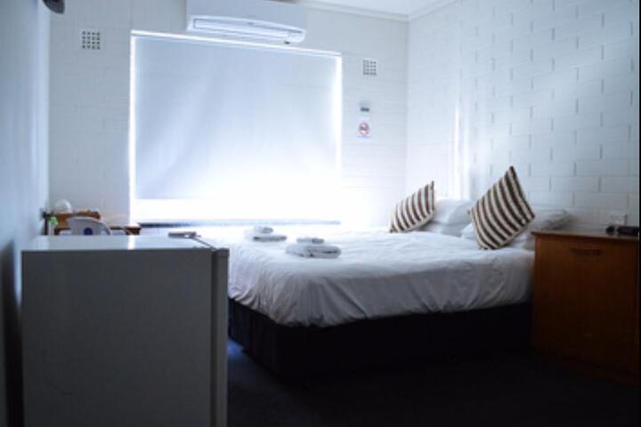 Room 3 of 6