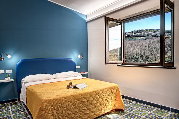 Room 3 of 47