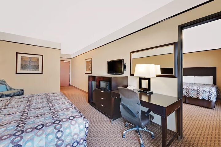 Room 7 of 13