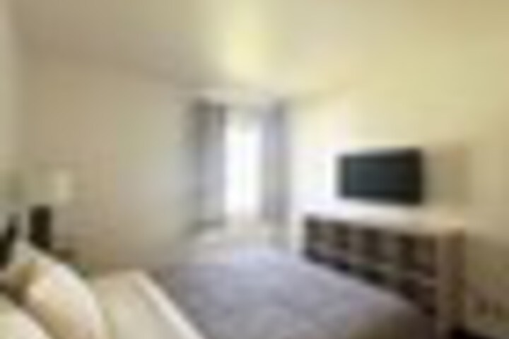 Room 11 of 36