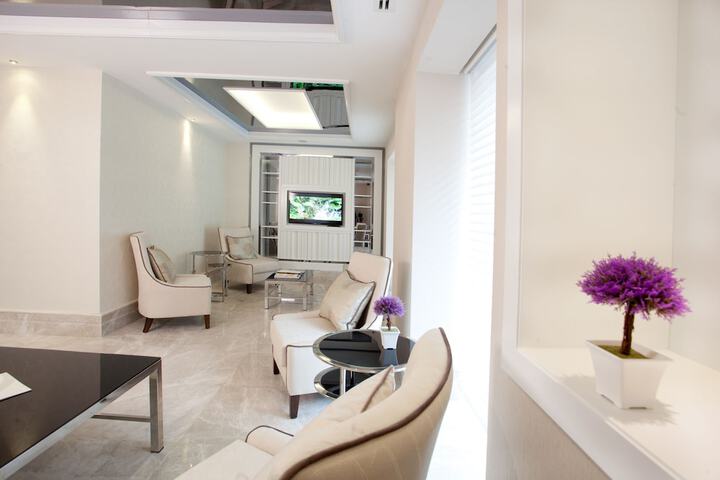 Guest Lobby