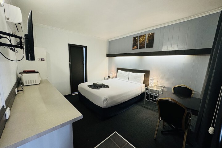 Room 17 of 30