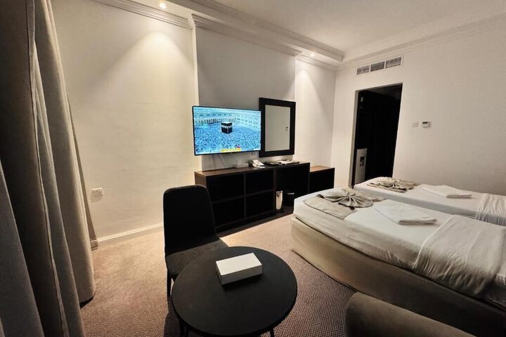 Room 17 of 39
