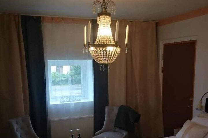 Room 27 of 139