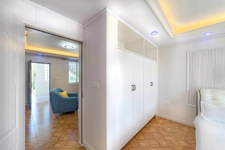 Room 14 of 87