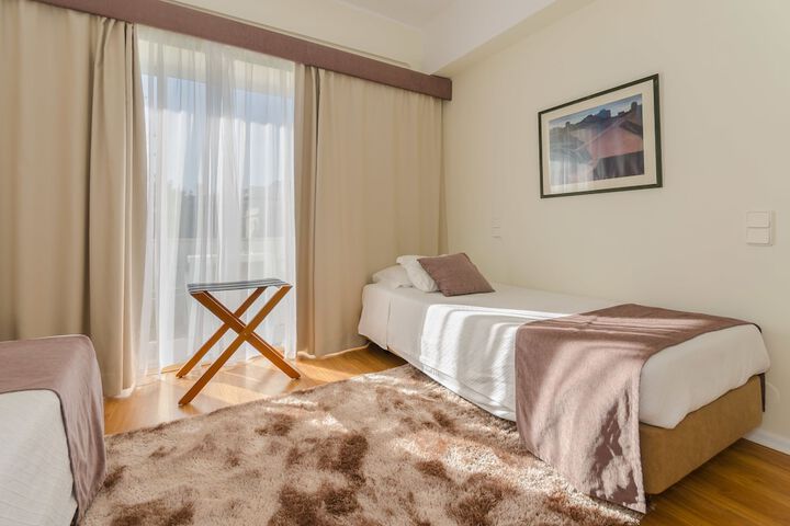Room 25 of 108