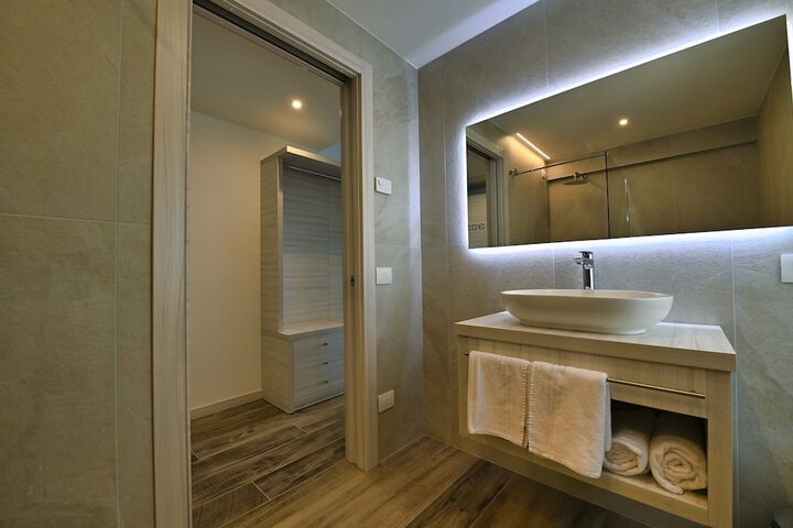 Room 19 of 60