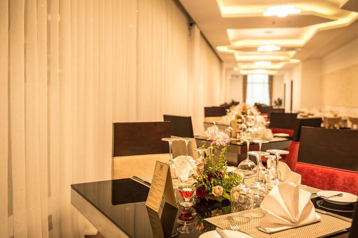 Dining 48 of 74