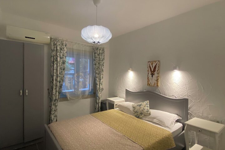 Room 12 of 48