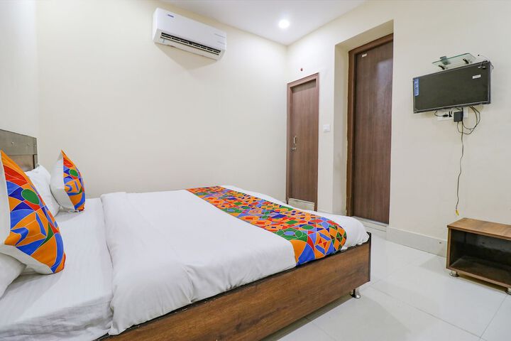 Room 11 of 22
