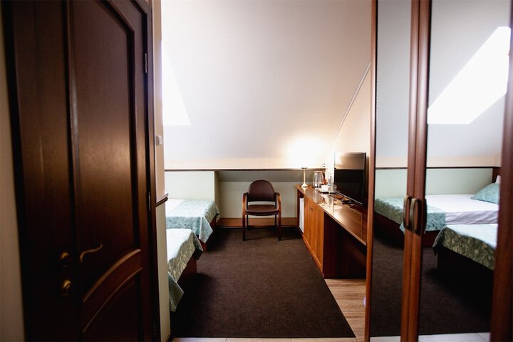 Room 19 of 35