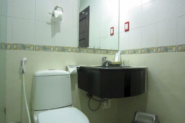 Room 14 of 24
