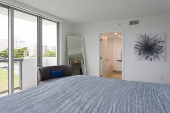 Room 9 of 29