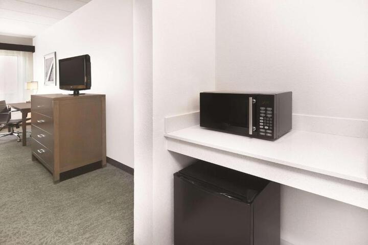 1 King Bed Accessible (8 of 12)