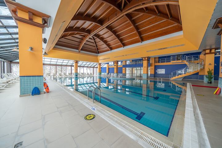 Hotel with Pool