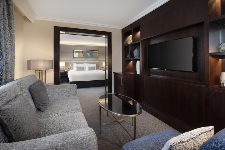 Room 3 of 155