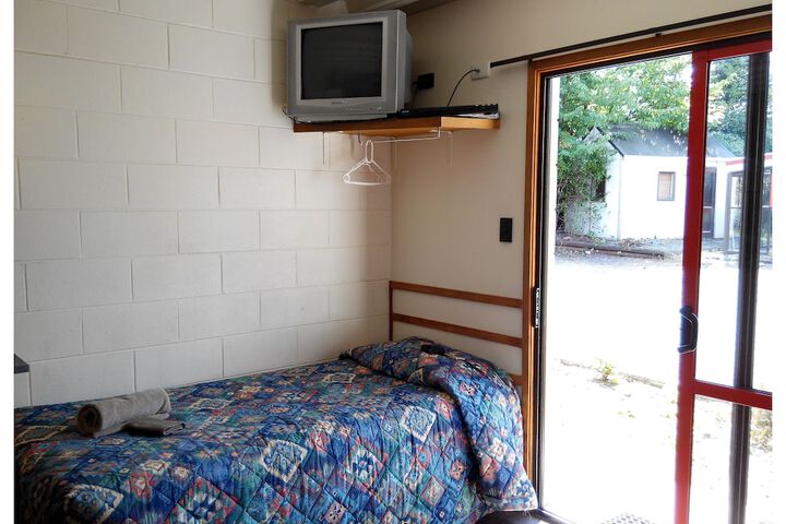 Room 10 of 25