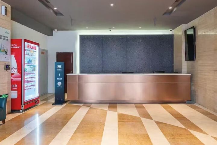 Hotel Interior 3 of 25