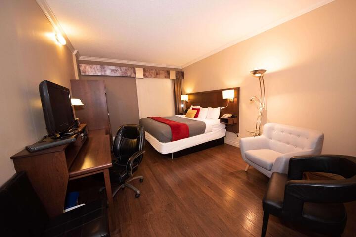 1 King Bed (9 of 14)