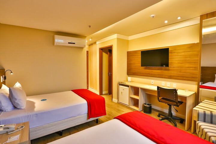 Room 6 of 50