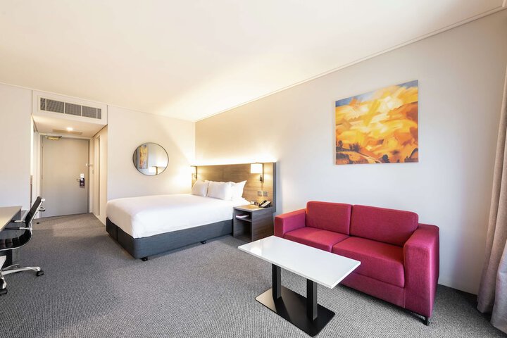 Room 8 of 119