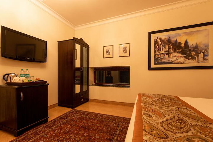 Room 16 of 85