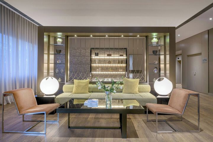 Entrance & Lobby