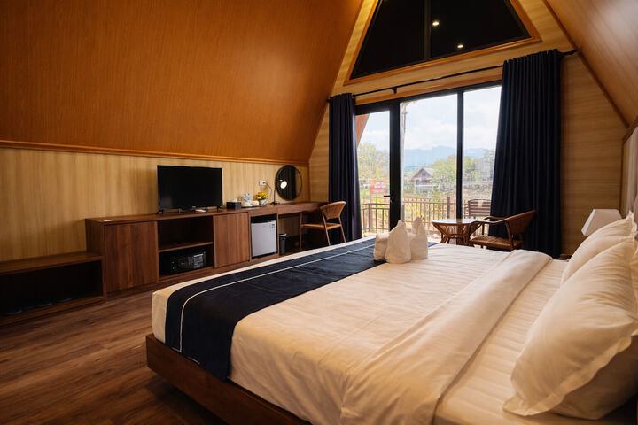 Room 33 of 49