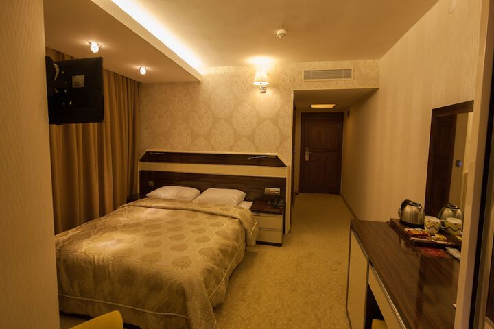 Room 13 of 53