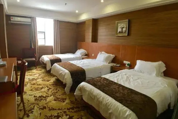 Room 3 of 9