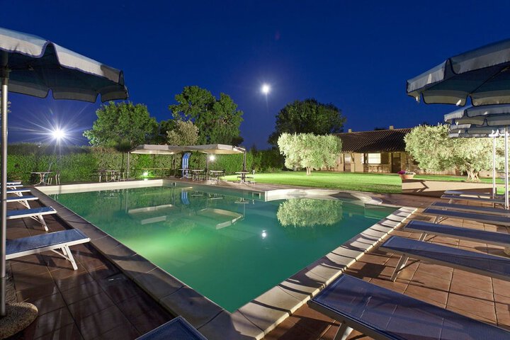 Pool 19 of 35