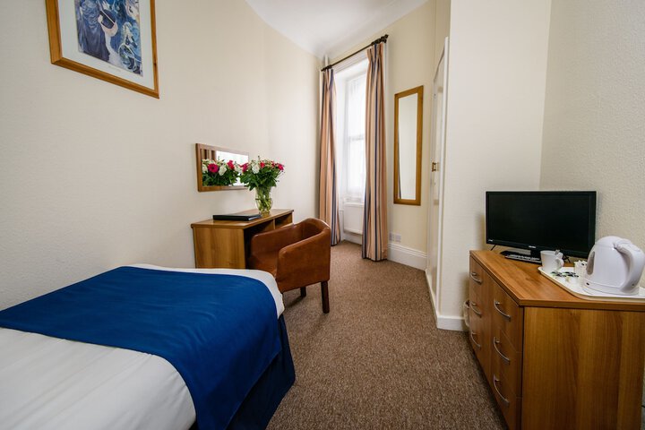 Room 7 of 41
