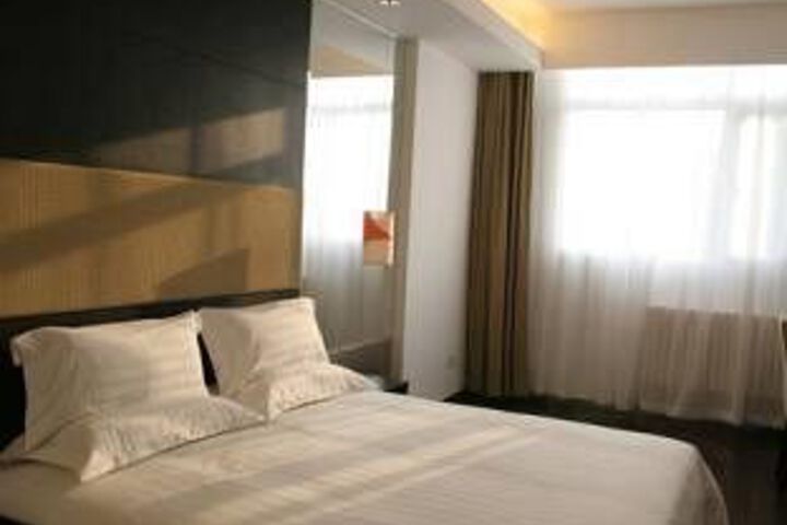Room 7 of 11