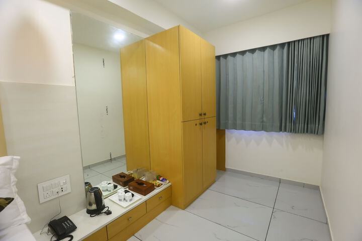 Room 6 of 68