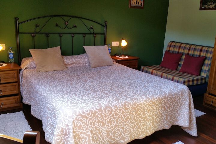 Room 4 of 61