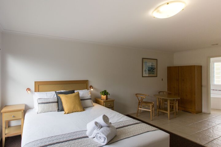 Room 7 of 33