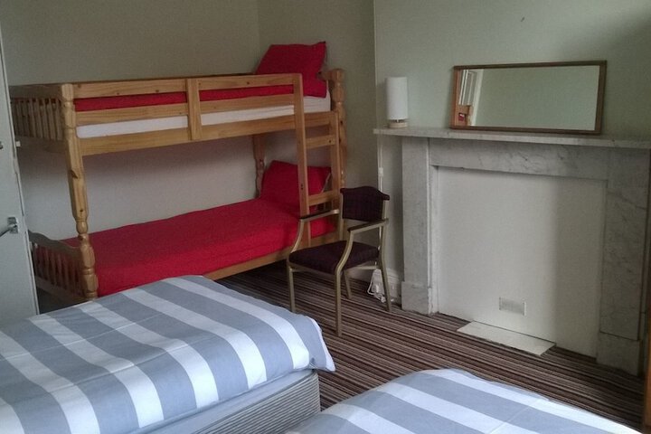 Room 5 of 16
