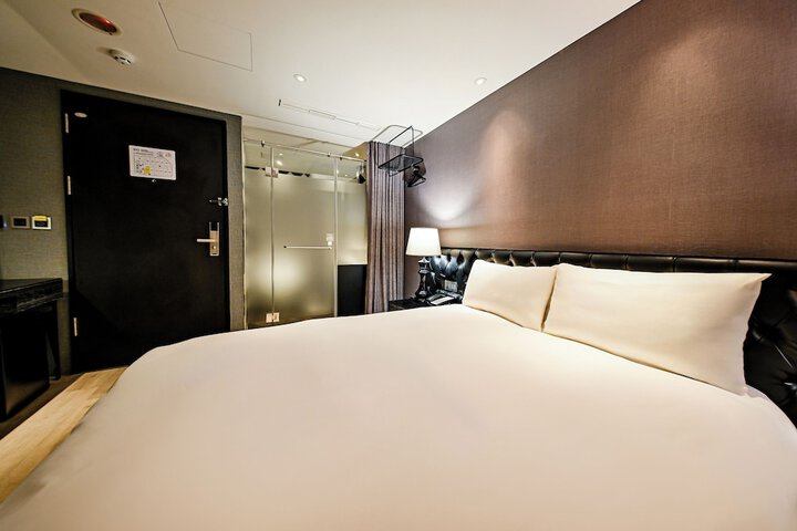 Room 7 of 146