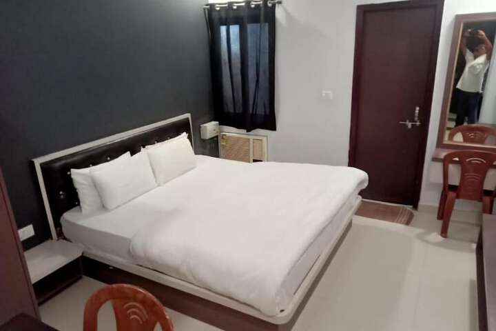 Room 5 of 39